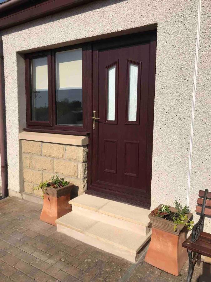 Exclusive Private Double Room, En-Suite Wet Room Private Entrance Forres Exterior photo